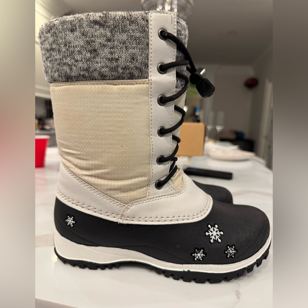 Baffin Waterproof Boots - size 3 kids